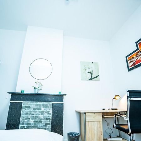 Chambre R1 Avec Salle De Bain Partagee Pres De L'Hopital De La Citadelle A Лиеж Екстериор снимка