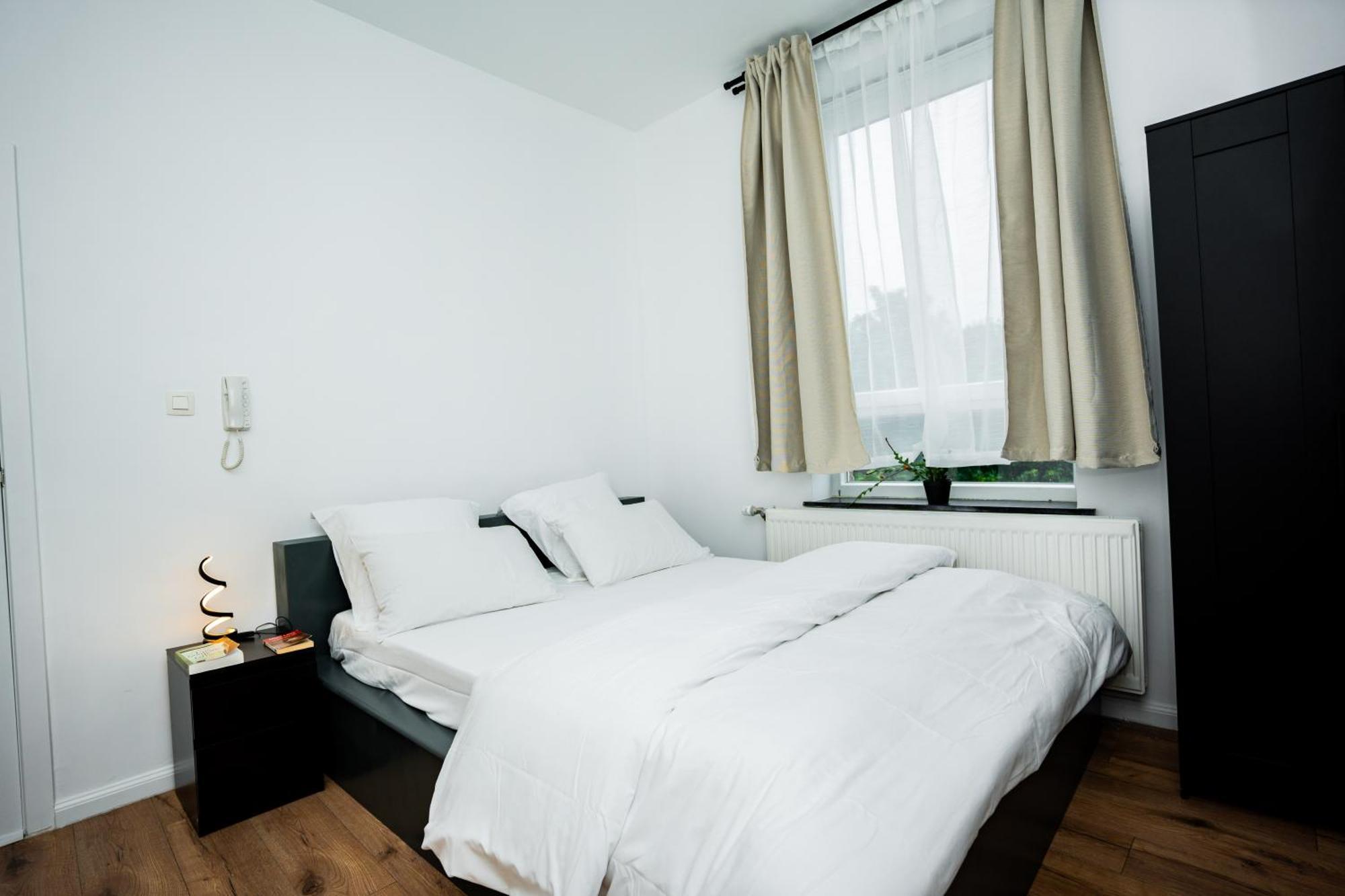 Chambre R1 Avec Salle De Bain Partagee Pres De L'Hopital De La Citadelle A Лиеж Екстериор снимка